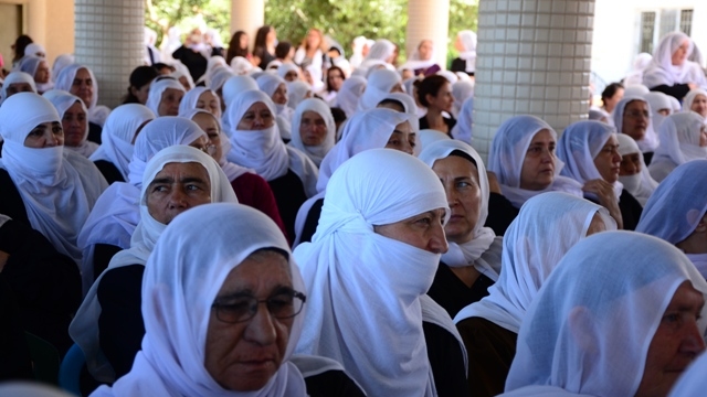 ISIS Negotiates the Release of Female Abductees with Al-Suwayda Residents