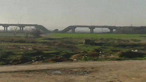 داعش يفجر الجسر الواصل بين بلدة الشيوخ وجرابلس على نهر الفرات