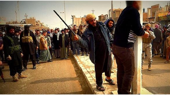داعش يجلد ويصلب رجلين بتهمة 