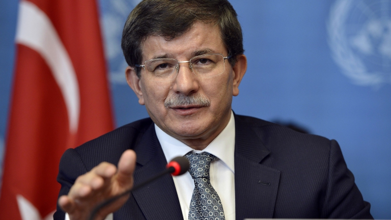 داود أوغلو: الأسد يتعاون مع داعش في مهاجمة المعارضة بحلب 