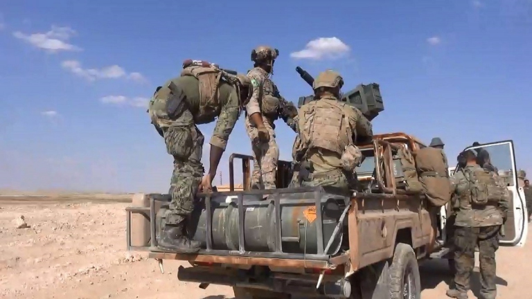 ضحايا بقصف جوي على ريف الرقة
