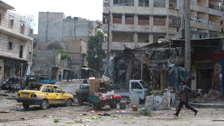 ضحايا بقصف جوي على ريفي حلب وإدلب
