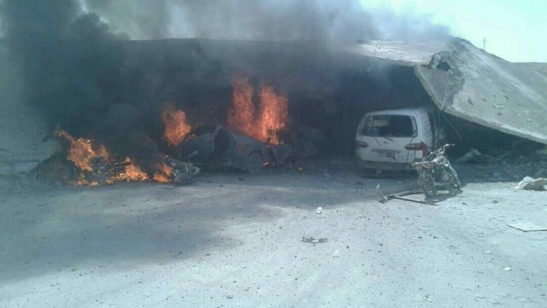 إدلب.. غارات مكثفة تطال نازحين ومشاف ومراكز دفاع مدني