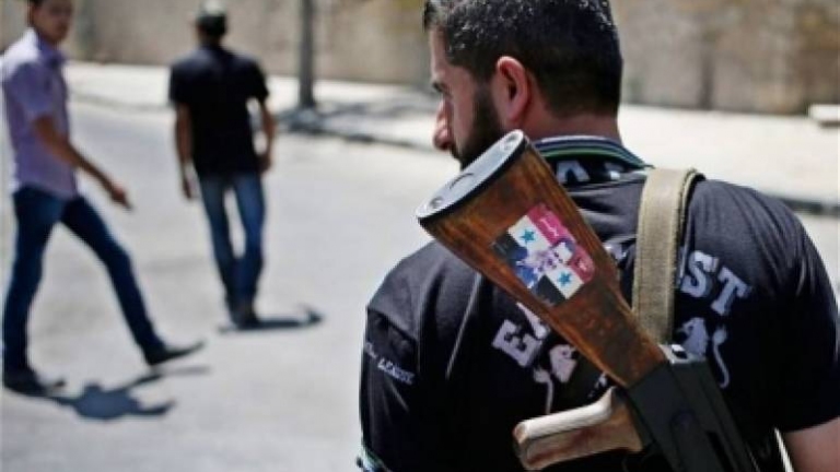 دمشق... مكالمة هاتفية مع ابنها تودي بسيدة إلى زنازين أمن الدولة