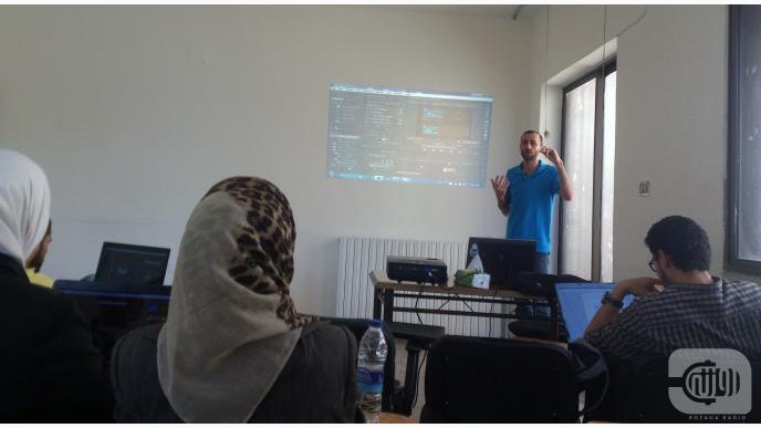 دورات تدريبية لمساعدة اللاجئين السوريين بالأردن 
