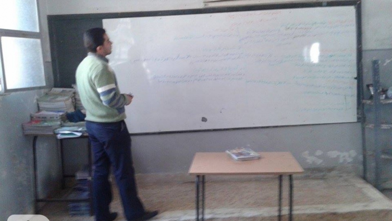 فقدوا جامعتهم وقرروا إحياء المدارس في قريتهم  