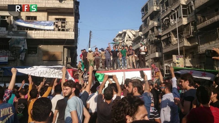 فرحاً بكسر الحصار.. احتفالات في حلب الشرقية