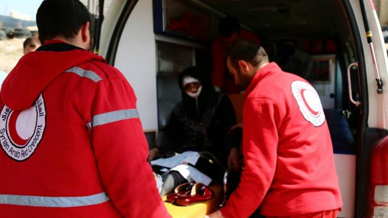 إجلاءُ 36 مريض من الغوطة وضمانات بعودتهم بعد تلقي العلاج