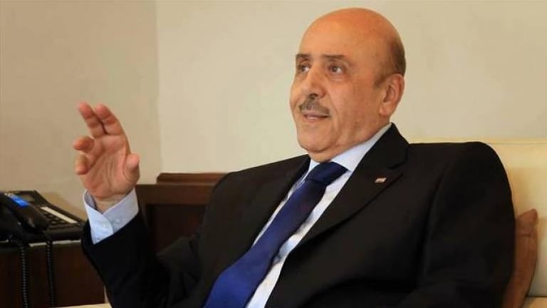 حقوقي سوري: عدة رسائل من وراء مذكرة التوقيف بحق علي مملوك 