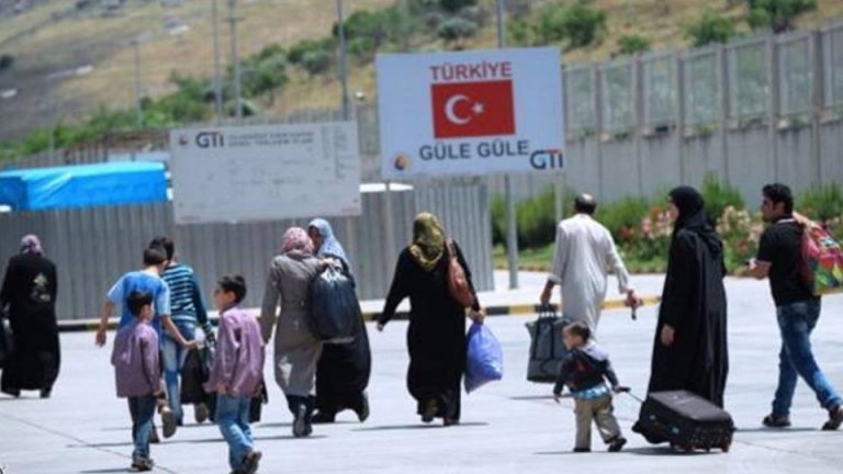 هل تأجلت المواعيد المحددة لعودة السوريين إلى تركيا بعد إجازات العيد؟
