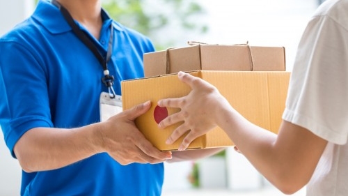 هل تتسوّق عبر الانترنت… استلم طلبك بطرق آمنة وتجنب الكورونا