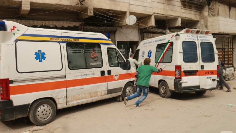 حلب.. فصيل معارض يقتل عاملاً في مشفى ميداني تحت التعذيب