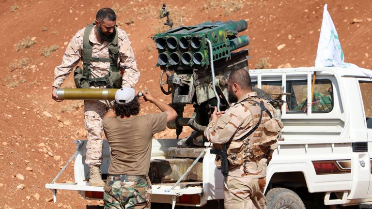 حلب.. مقتل إعلامي وقيادي بالمعارك ضد 