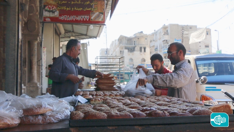 حلويات العيد عالنار.. لكن لا بد من المعروك