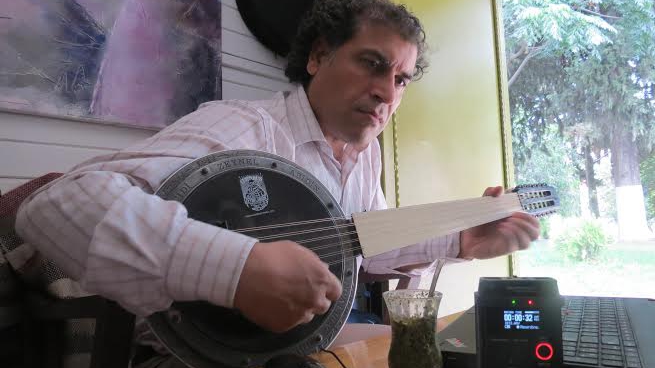 حسن برزنجي.. صوفية ماركسية وحلم بالحرية 