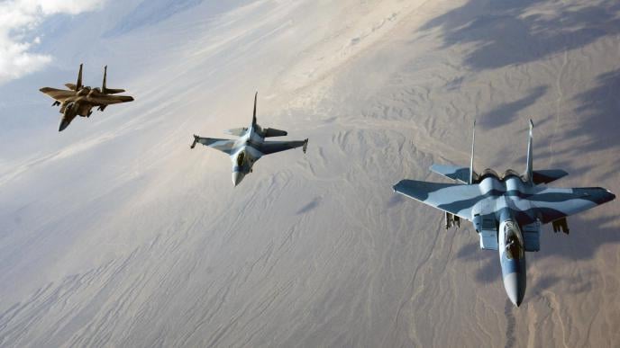 ISIS: BACKED AND FOUGHT BY EVERYONE, ALL AT ONCE?
