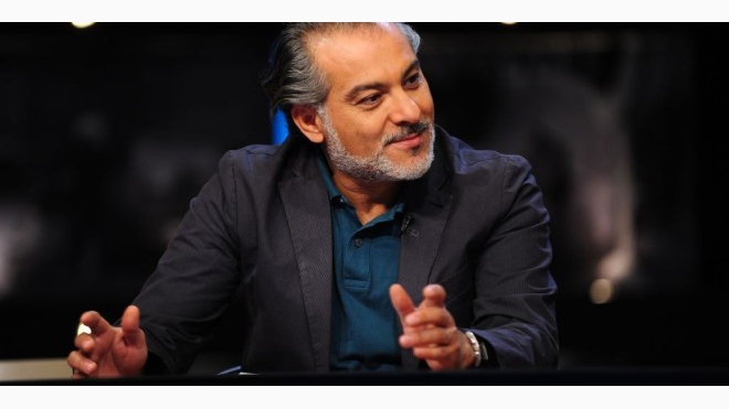 كاتب سوري مهاجماً حاتم علي: 