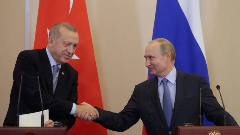 قبيل اجتماعه مع ترامب... أردوغان يبحث مع بوتين الوضع في شمال سوريا