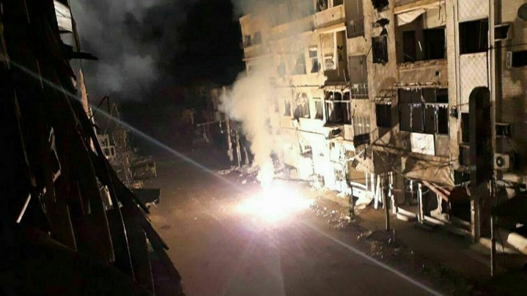 خبير عسكري يكشف لروزنة دلائل استهداف دوما بالفوسفور الأبيض