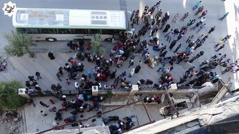 خروج الدفعة الثانية من أهالي حي برزة نحو ادلب 