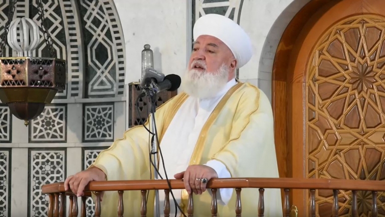 خطيب المسجد الأموي: الهجرة باطلة شرعاً وعلى السوريين العودة