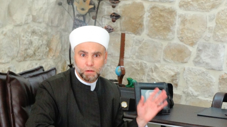 خطيب سابق: مأمون رحمة الدمية التي أحرجت النظام