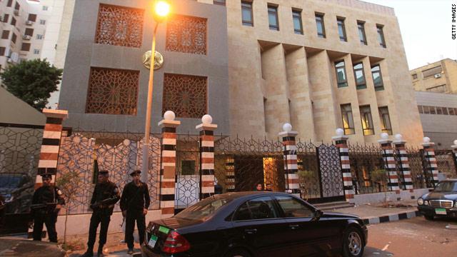 قنصلية النظام تحذر السوريين من المشاركة في مظاهرة الإخوان بمصر 