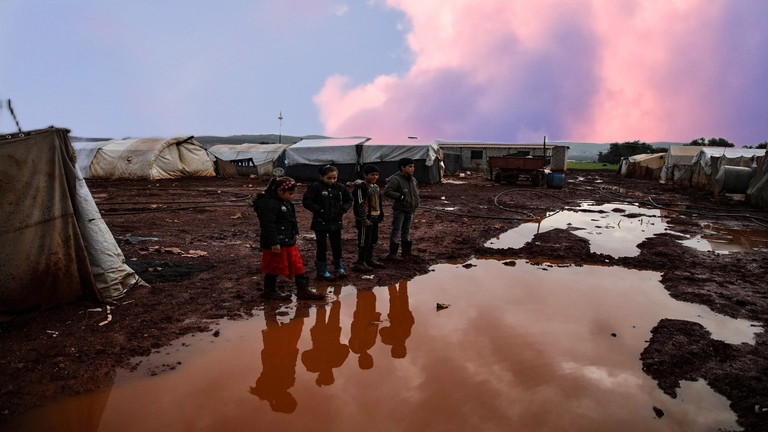 Syrian IDPs: We cannot buy detergents... Our tents are made of garbage
