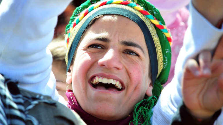 كرديات يدافعن عن حضانة أطفالهن