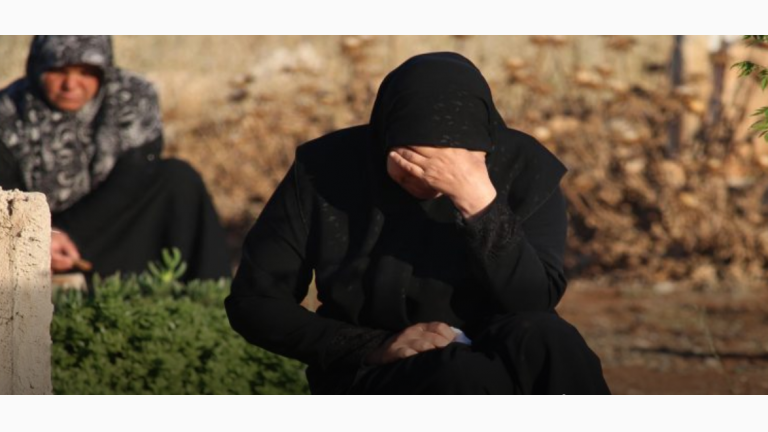 قصّة أم قتيلين سوريَّين… الأوّل مع الثورة والثاني مع النظام