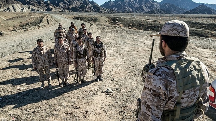قصف مجهول يستهدف مواقع إيرانية في البوكمال 