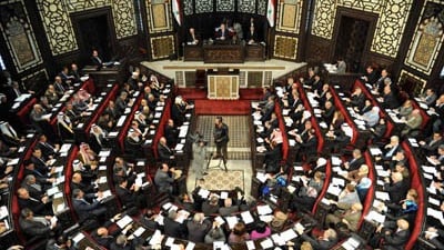 قذائف قرب البرلمان بالتزامن مع إعلانه فتح باب الترشح للرئاسة 