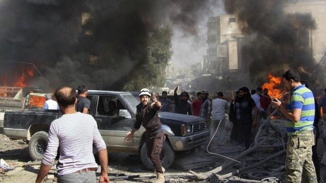 قتلى وجرحى ونزوح بالعشرات من إدلب وحماة جراء القصف المكثّف
