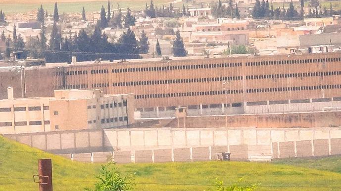 قتيل وجرحى خلال فض أمن النظام السوري اعتصاماً للمعتقلين في سجن حماة 