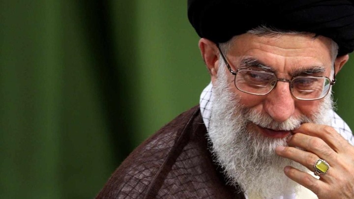 كيف حاولت إيران التدخل بعمل لجنة صياغة الدستور السوري الجديد؟
