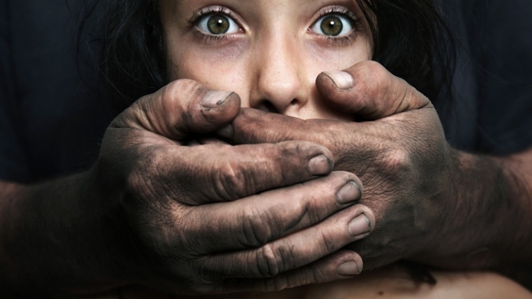 كيف نحمي أطفالنا من التحرّش الجنسي؟