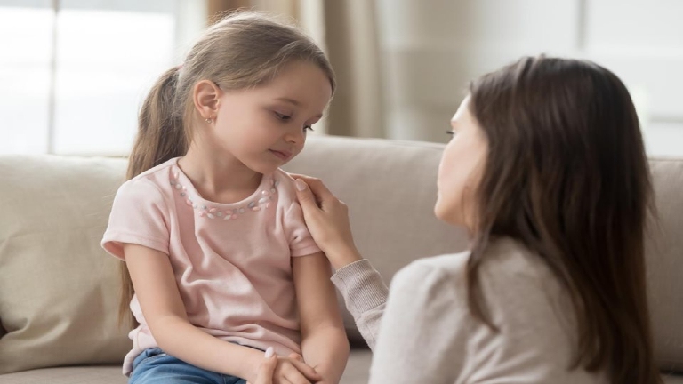 كيف نخبر أطفالنا بوفاة أحد أفراد العائلة بكورونا؟