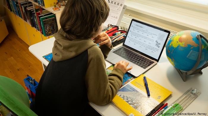 كيفية حماية الحسابات أثناء تلقي التعليم عن بعد