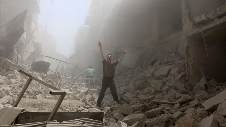 لا صلاة جمعة في حلب.. وضحايا بقصف متجدد