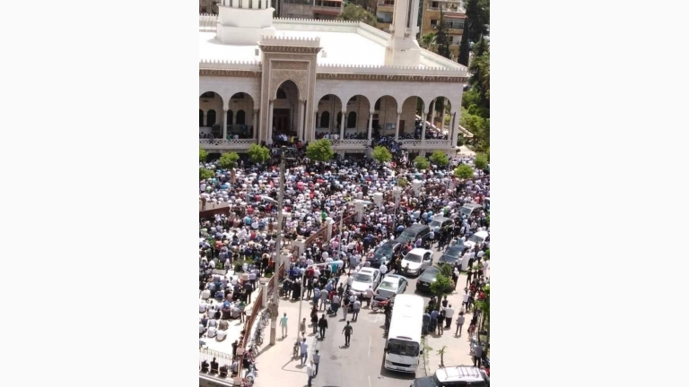 آلاف الدمشقيين يودعون الشيخ فتحي صافي