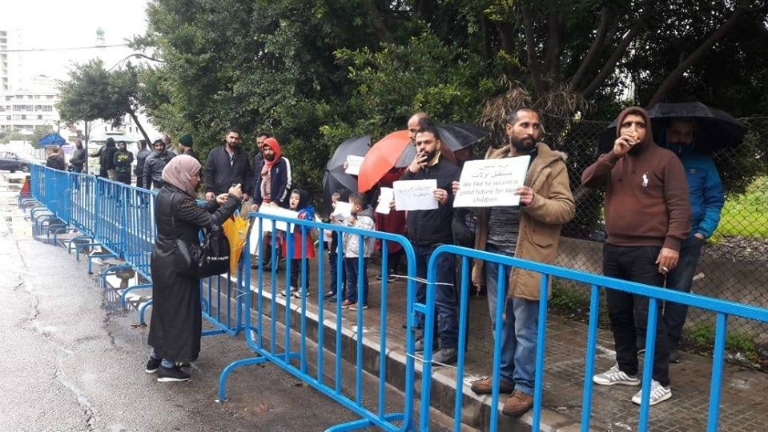 لبنان: اعتصام سوريون رفضاً لتدهور أوضاعهم المعيشية