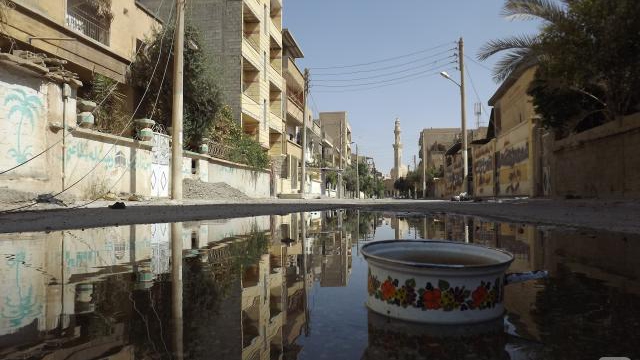 لماذا يرفض النظام تجديد عقود عمال بدير الزور؟