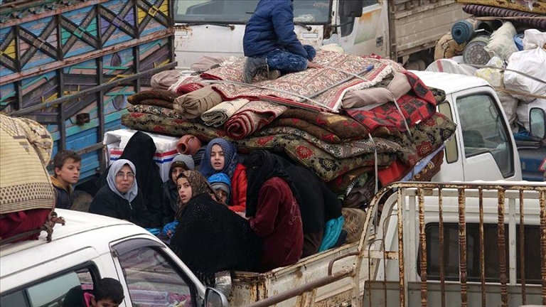 مع تقدم قوات النظام في إدلب… من يسمع صوت أهالي المحافظة؟ 
