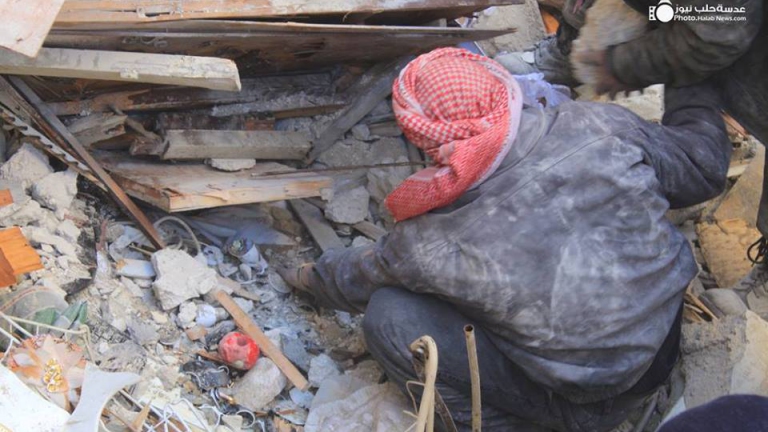 مئات القتلى في قصف على حلب 