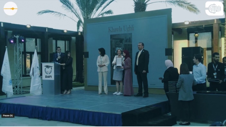 مئات الطلاب السوريين بالأردن يستفيدون من منحة 