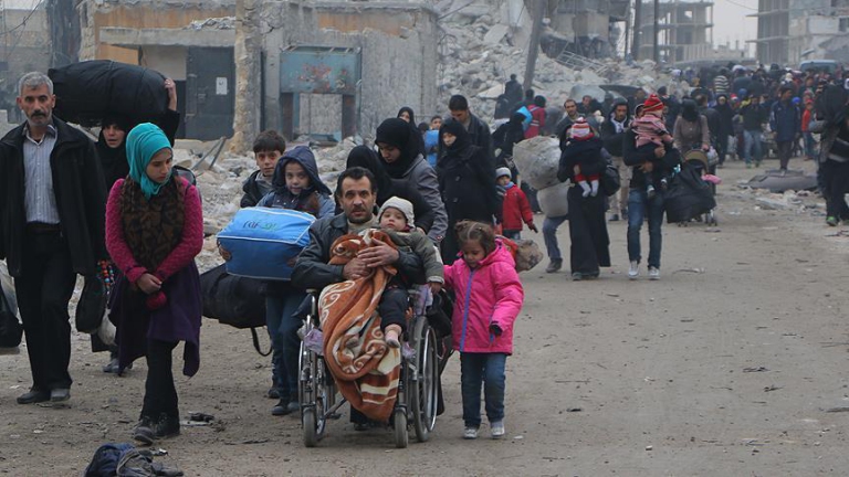 ماذا وراء تأخير الإخلاء من أحياء حلب المحاصرة؟