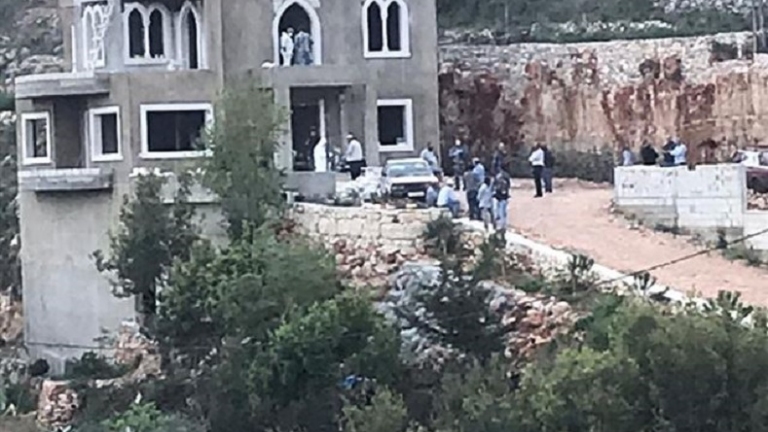 مجزرة مروعة راح ضحيتها 5 سوريين في بلدة بعقلين اللبنانية