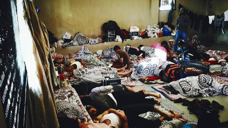 محتجزون سوريون وفلسطينيون بالإسكندرية مستمرون بإضرابهم حتى إنهاء مأساتهم