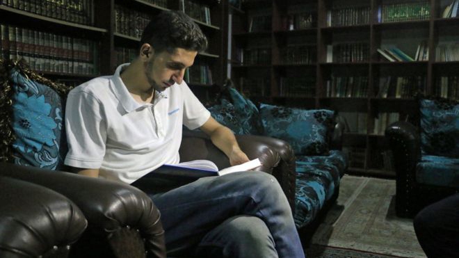 مكتبة سرية في سوريا!