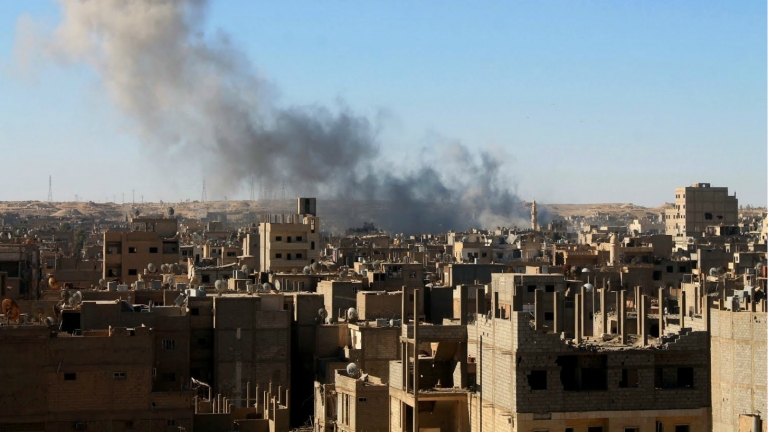 مقتل مدنيين بقصف على دير الزور